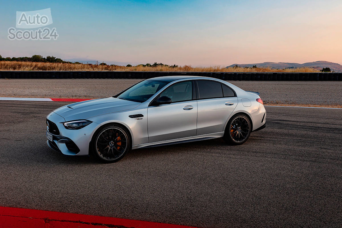Mercedes-AMG C63 S EPerformance 2022 (18).jpg