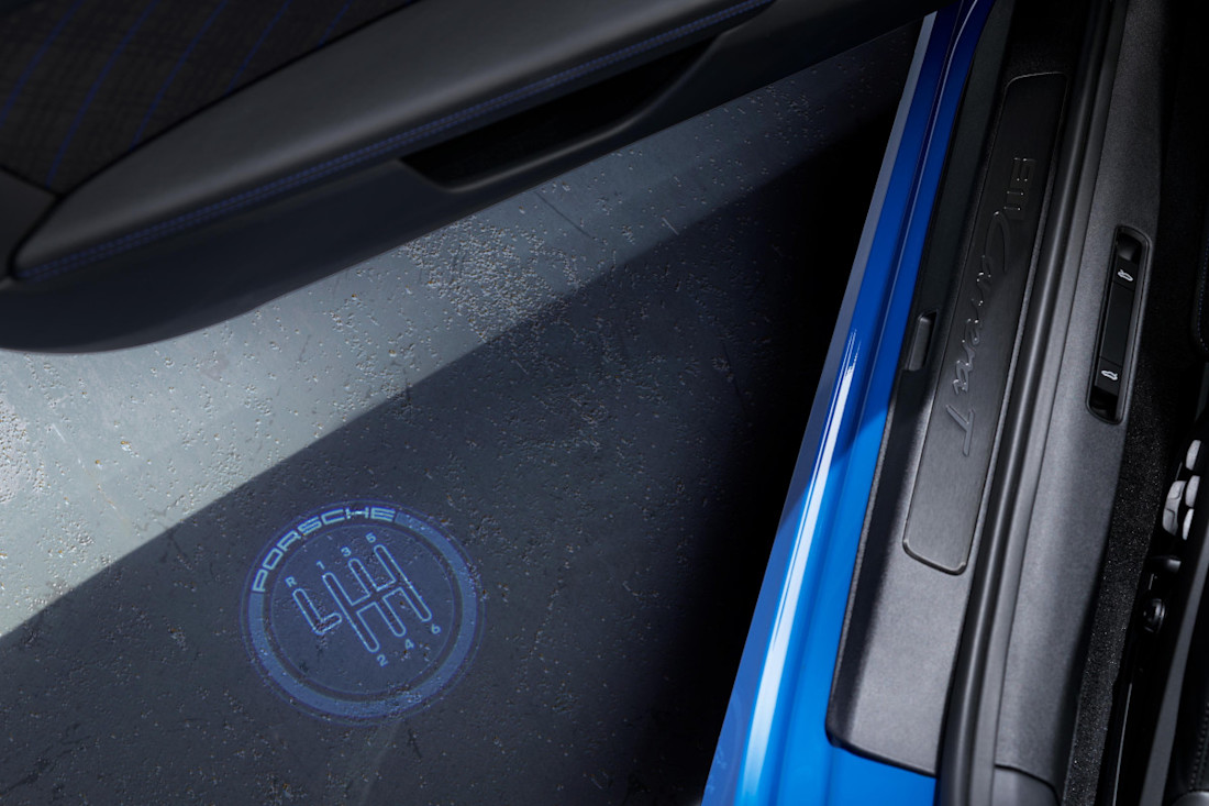 Porsche-911-T-cabriolet-2024 (1).jpg