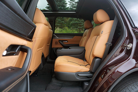 Editorial 2024 mazda cx 90 signature 231003 13 di