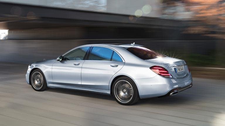 Mercedes S Class privit din spate