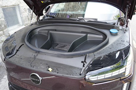 Volvo EX90 2025 : essai routier Body Image