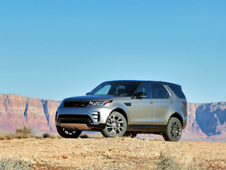 Editorial 2017 land rover discovery 04 jb