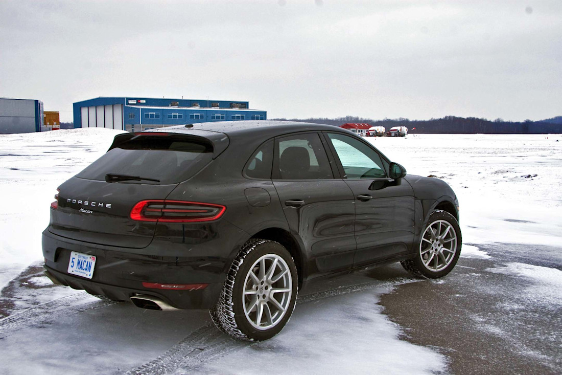 Editorial 2017 porsche macan 07 lw