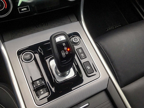 Editorial 2020 jaguar xe p300 r dynamic 21 pb
