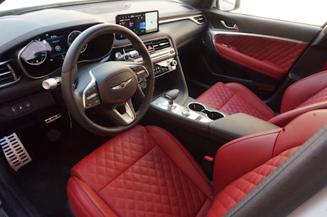 Editorial 2025 genesis g70 jl 26