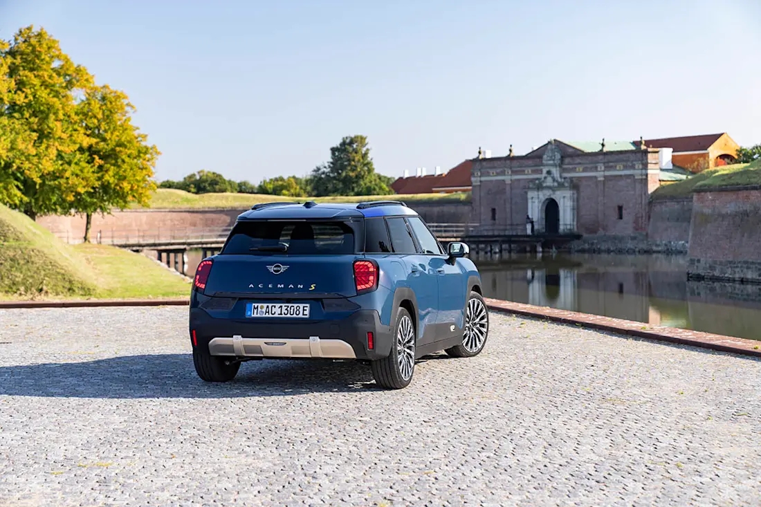 BF MINI Aceman SE Indigo Sunset Blue 092024 00040 BF MINI Aceman SE Indigo Sunset Blue 092024 00040