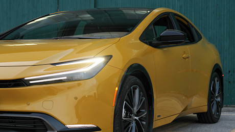 2025 Toyota Prius vs Honda Civic Hybrid Comparison Test Image