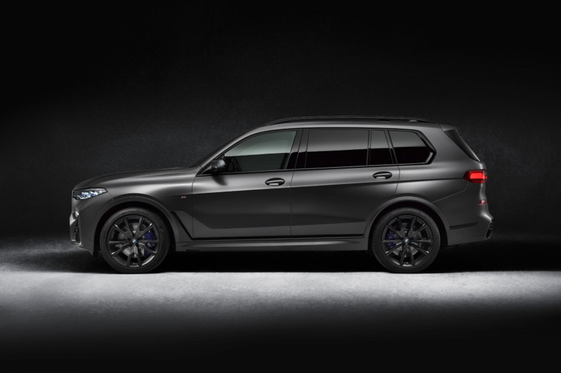 P90386170_highRes_bmw-x7-edition-dark- (1).jpg
