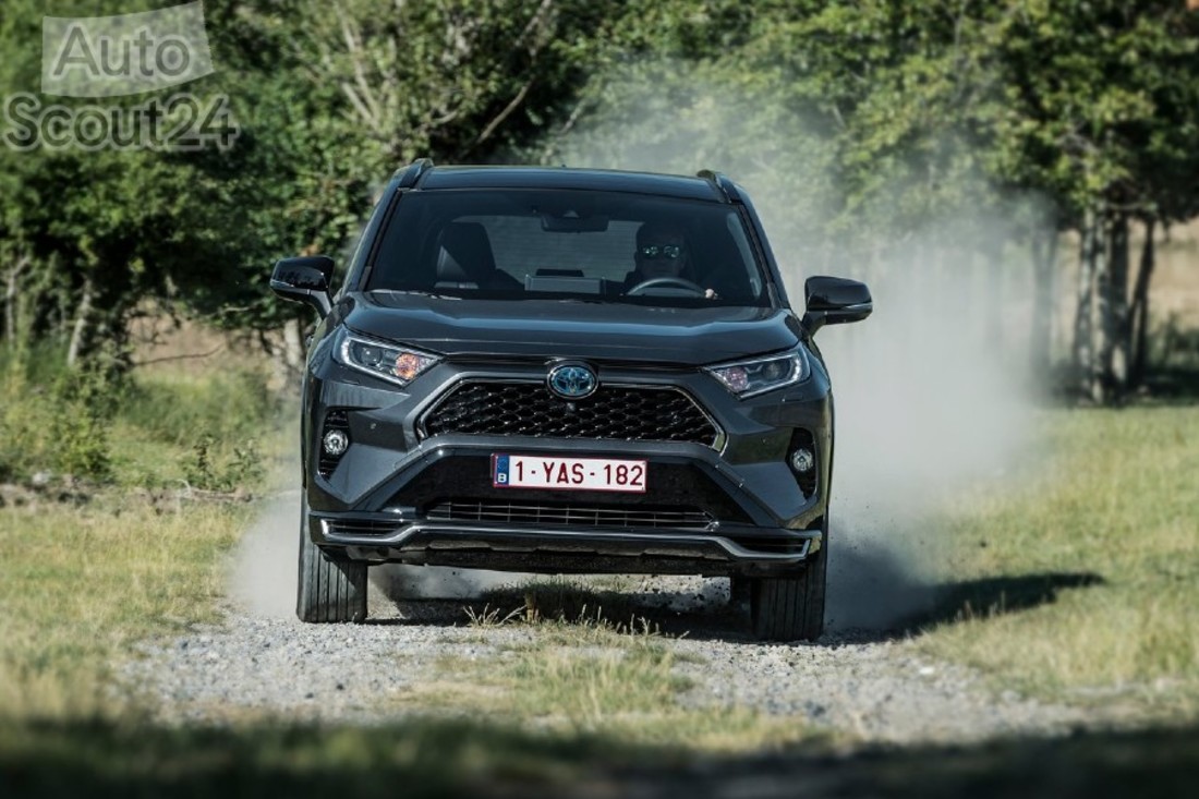 Toyota-RAV4_Plug-in_Hybrid-2021-1280-40 (1).jpg