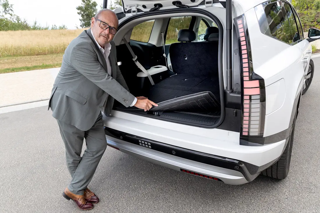hyundai-ioniq-9-boegel-heck