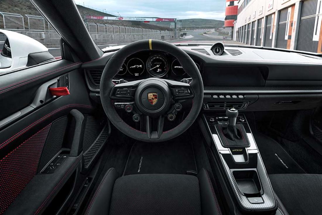 911 GT3 RS 2022 interior (6).jpg