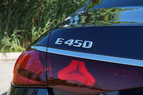 Editorial 2024 mercedes benz e 450 jl 13