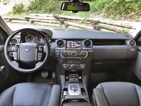 Editorial 2015 land rover lr4 hse luxury sh 25