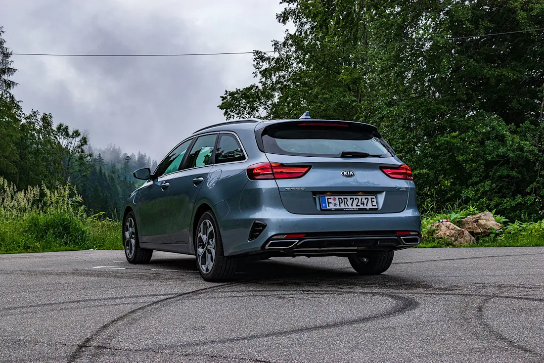 Kia-Ceed-Sportswagon-PHEV-Rear-1 Kia-Ceed-Sportswagon-PHEV-Rear-1
