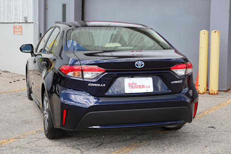 Editorial 2021 toyota corolla hybrid w premium package 05 jm