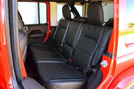 Jeep Wrangler Rubicon 4xe 2021 : essai routier Body Image