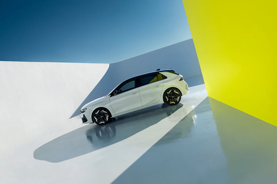 Opel-Astra-GSe-phev-225-autocasion (3).jpg