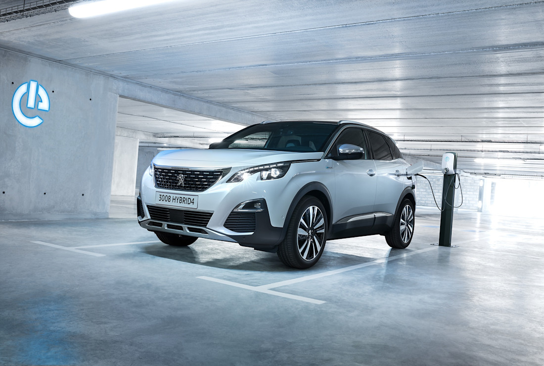 PEUGEOT_3008PHEV_HY4_1809PB_002_0.jpg