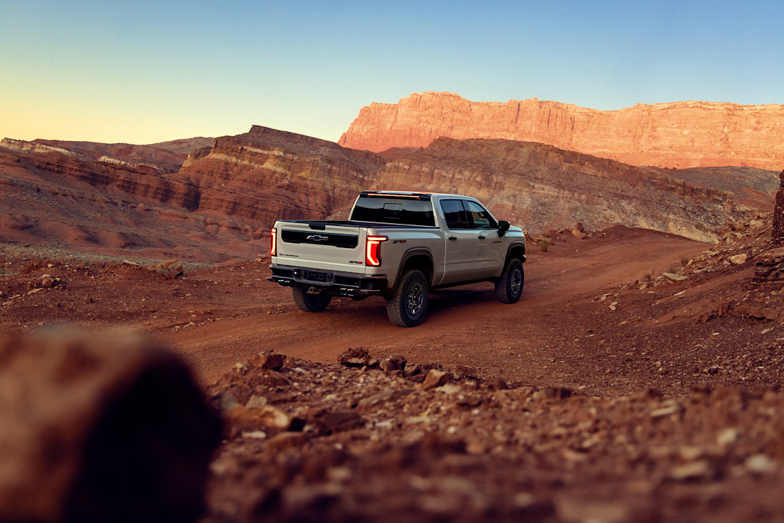 MY27 Chevrolet_Silverado_ZR2_Rear Driving.jpg