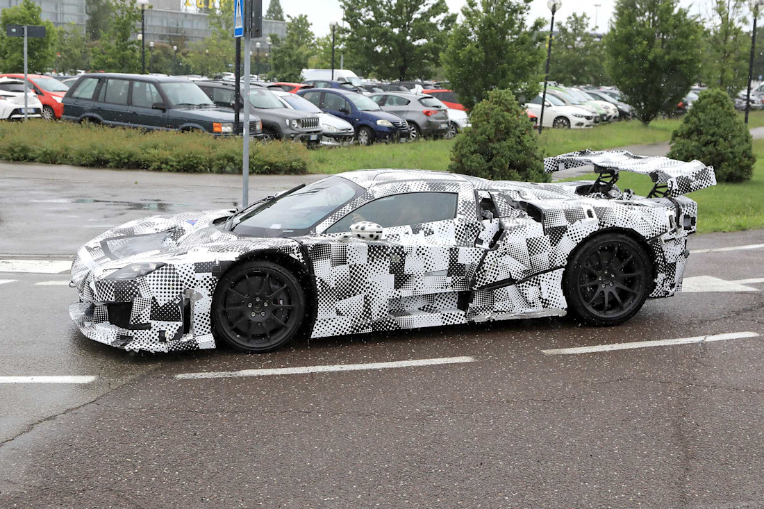 Ferrari F250 - Neue Erlkönig-Fotos zeigen das Hypercar mit weniger Tarnung