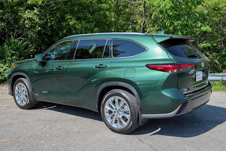 Editorial 2023 toyota highlander hybrid limited td 230721 11 jm