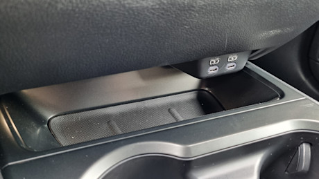 Lexus UX 300h 2025 : essai routier Image