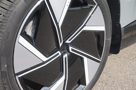 2025 Volvo EX90 Review + Video Image