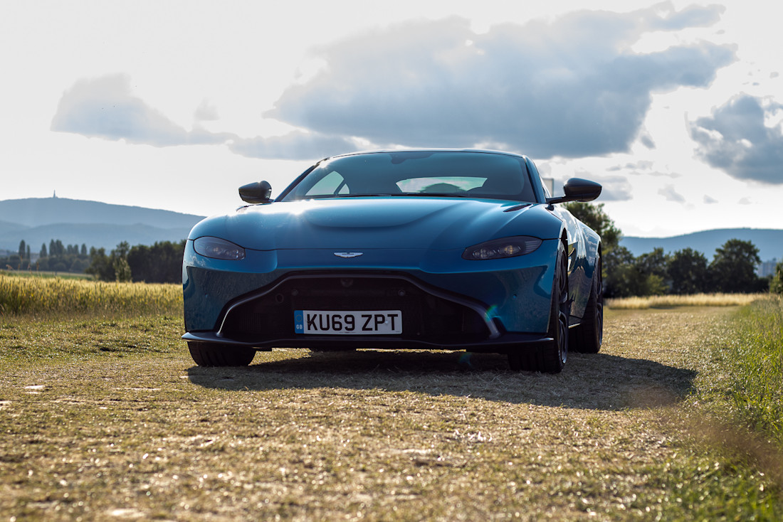British Heavy Metal: Der Aston Martin Vantage AMR im Test