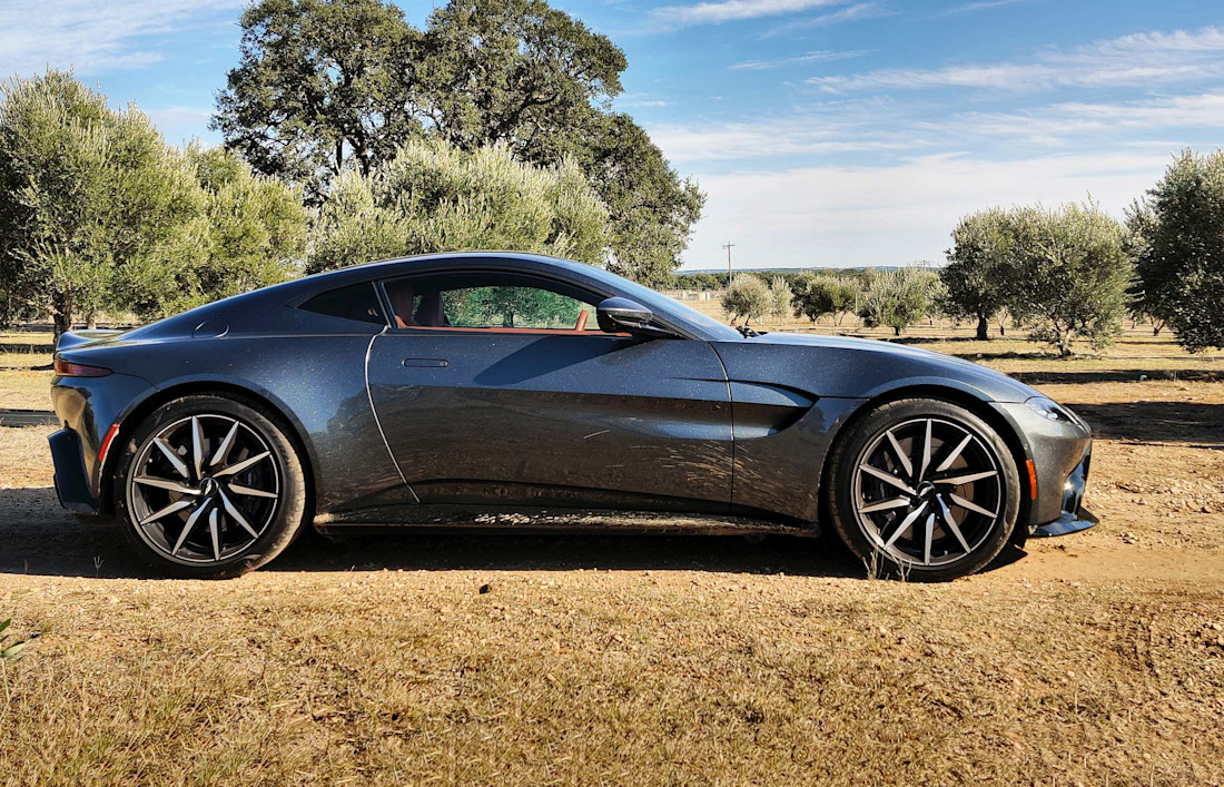 Editorial 2020 aston martin vantage 07 bh