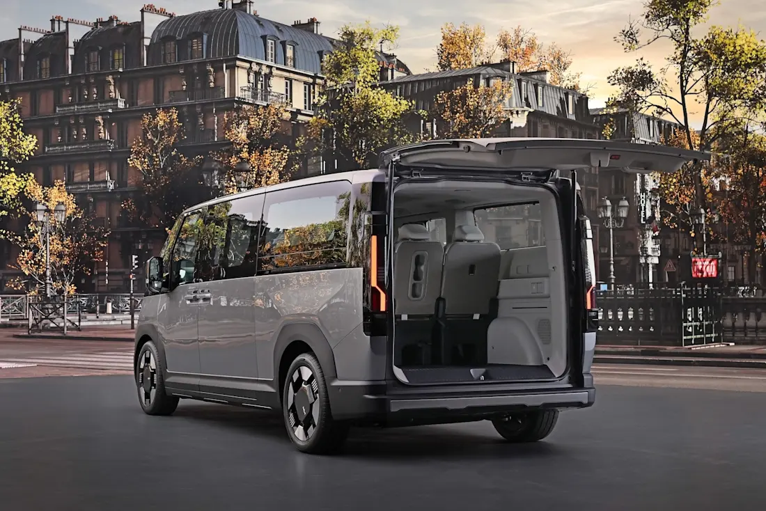 Kia PV7 Passenger-4