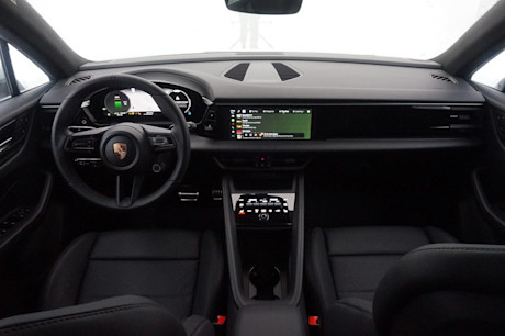 Editorial 2025porsche macan electric td jl 250225 16