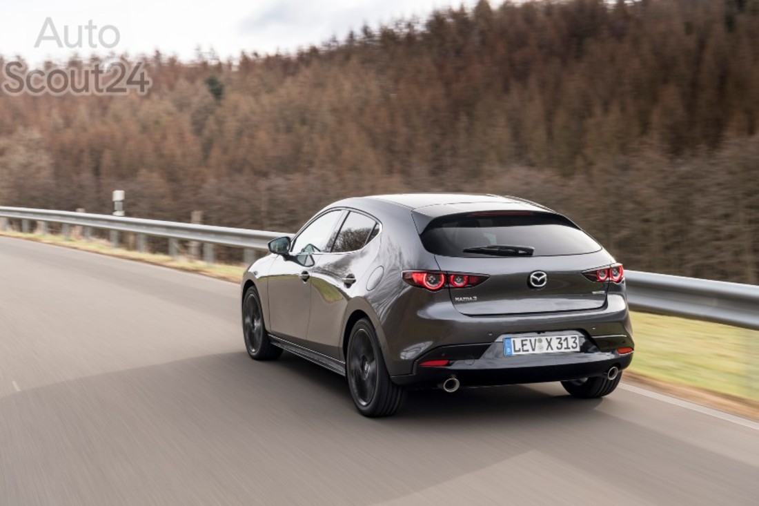 2021 Mazda3 Machine Grey, Action 37 (1).jpg