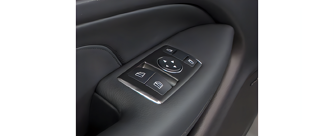 Mercedes-Benz C-Class 2012 37