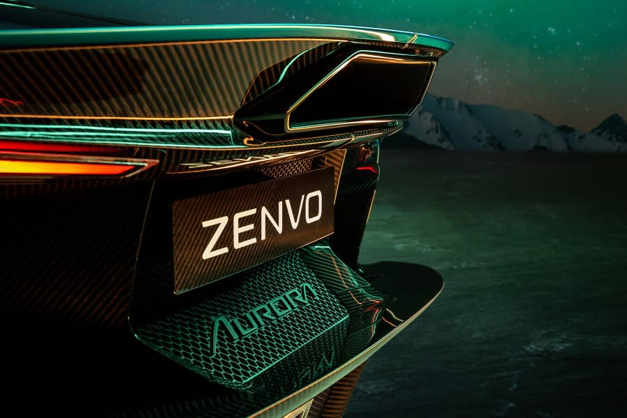 02_Aurora_Tur_Exhaust_Web.jpg
