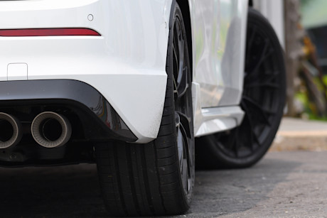 Toyota GR Corolla vs Volkswagen Golf R : match comparatif Body Image
