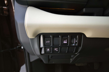 Editorial 2019 subaru ascent premier 32 jp