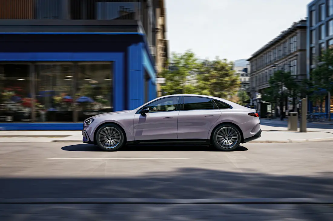 Mercedes-Benz C-Klasse Electric zijkant