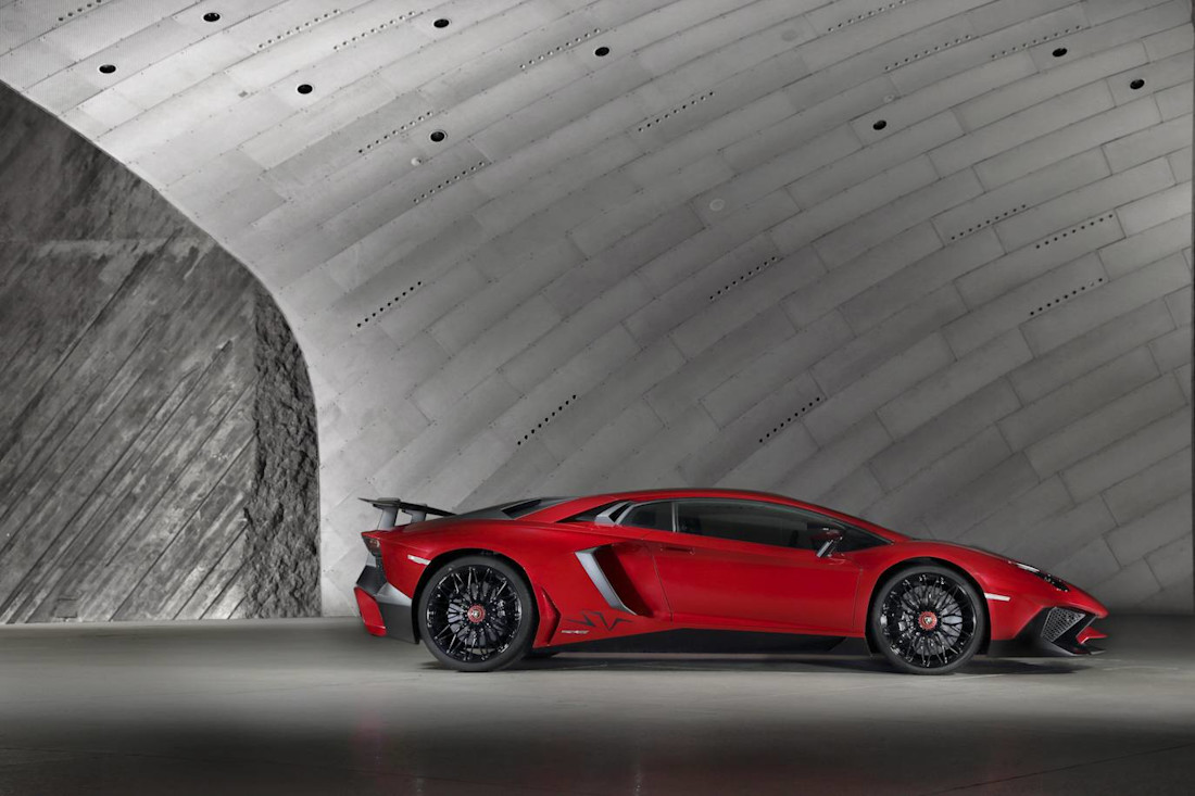 Lamborghini-Aventador-sv-2025 (1).jpg
