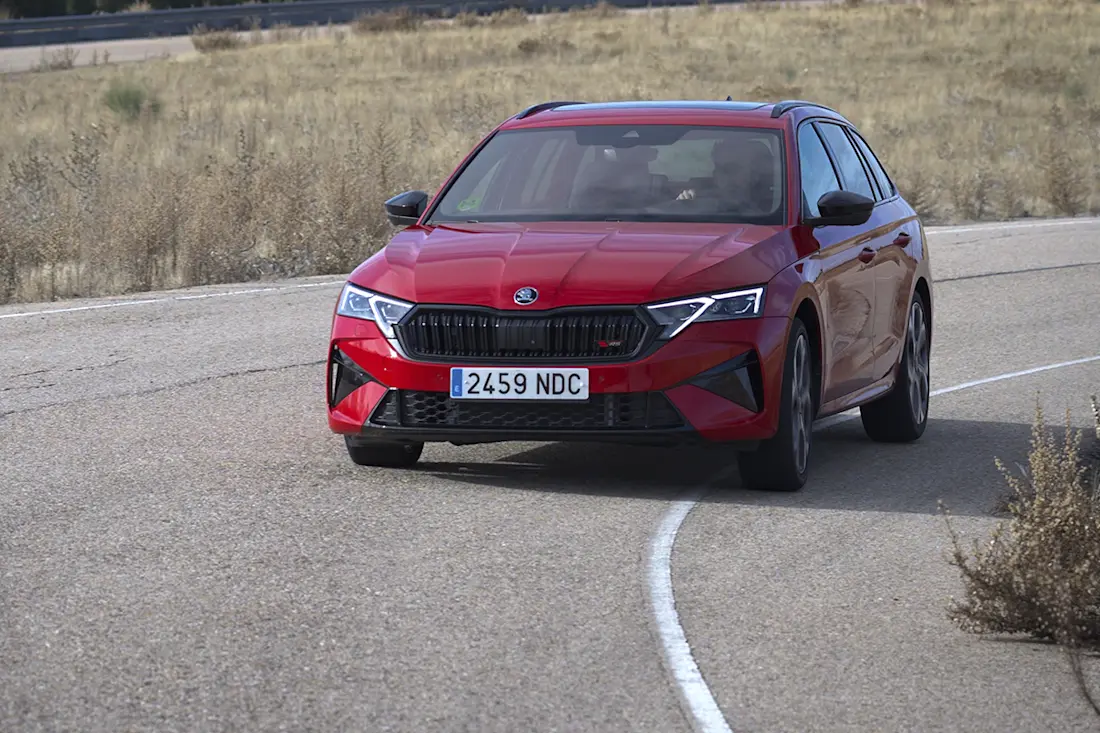 skoda-octavia-rs-2025 (10)