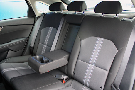 Kia Forte5 EX iVT 2022 : essai routier Body Image