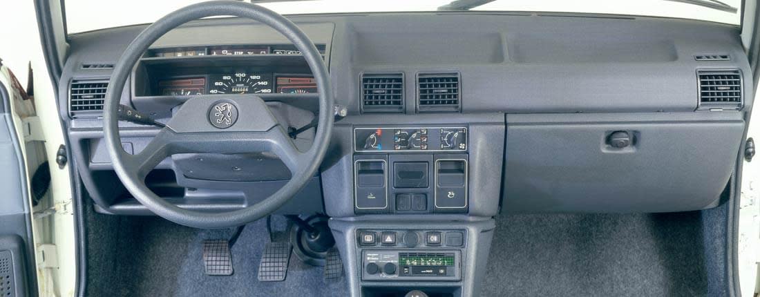 peugeot-305-l-02