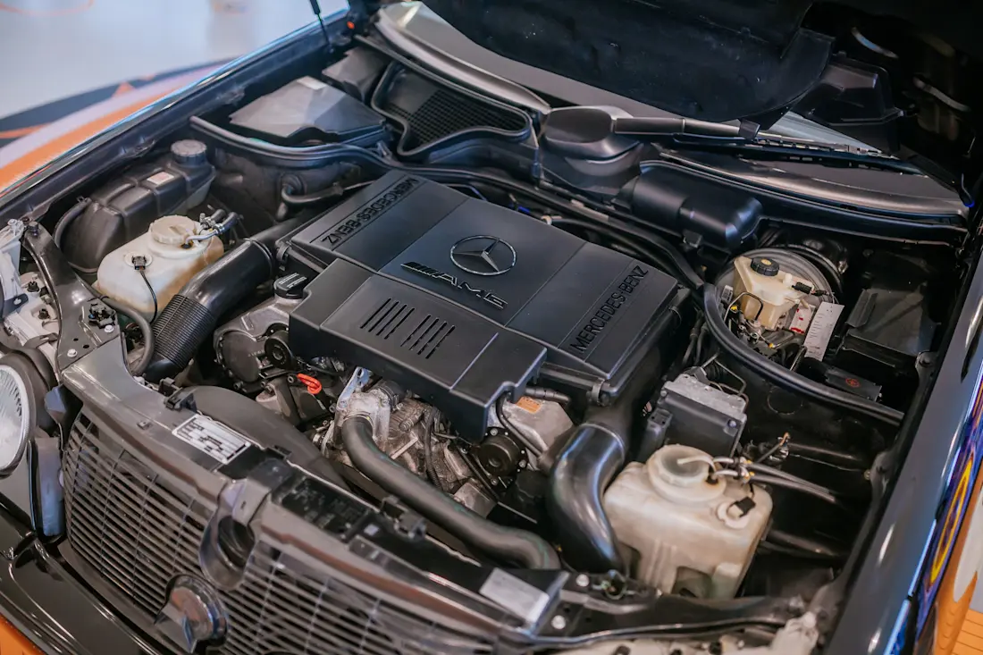 Mercedes-Benz E 60 AMG in the special exhibition “Youngtimer” 05