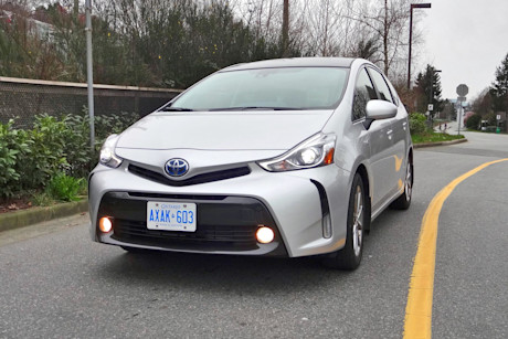 Editorial 2015 toyota prius v sh 05