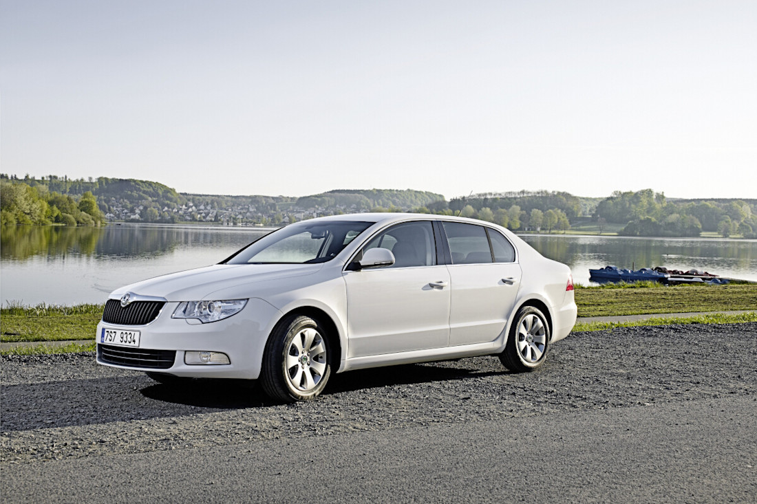 Skoda-historia_skoda_superb-2010s.jpeg