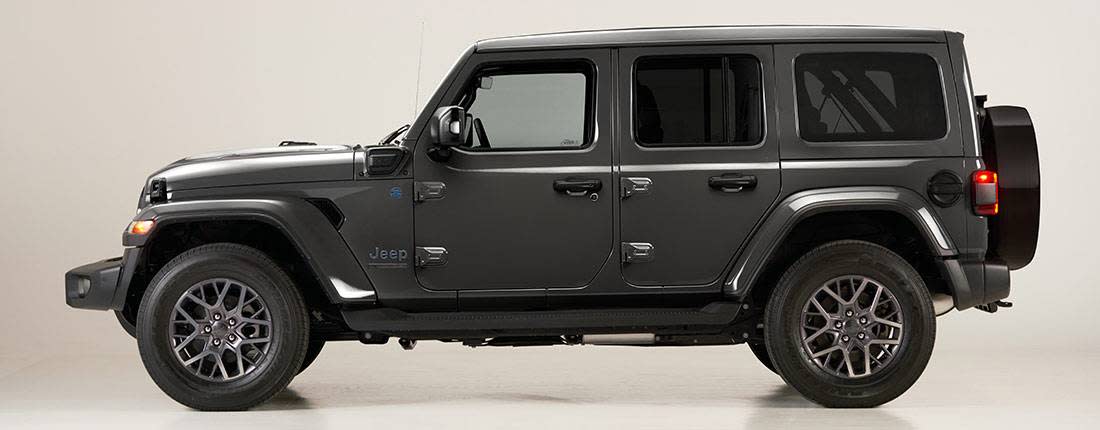 5935RQ9o1fWpB4g1aPvFSR-8d9864abcf9c7dc4d9a33247d123c596-jeep-wrangler-4xe-l-02-1100