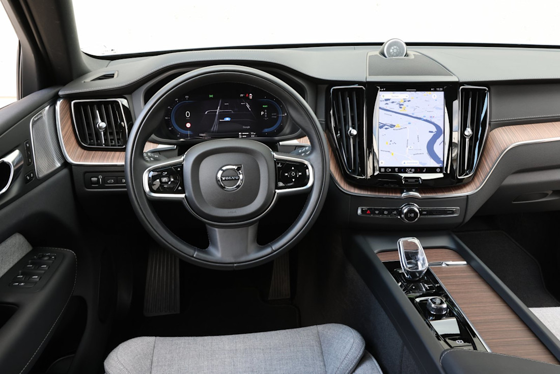 mazda-cx-60-volvo-xc60-2022-5.jpg