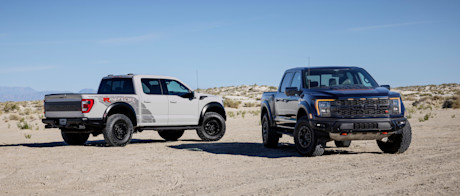 Editorial 2023 f 150 raptor r exterior  antimatter blue  avalanche gray 01