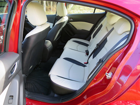 Editorial 2015 mazda3 sport gt 6mt pw 10 4778