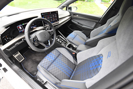 Toyota GR Corolla vs Volkswagen Golf R : match comparatif Image