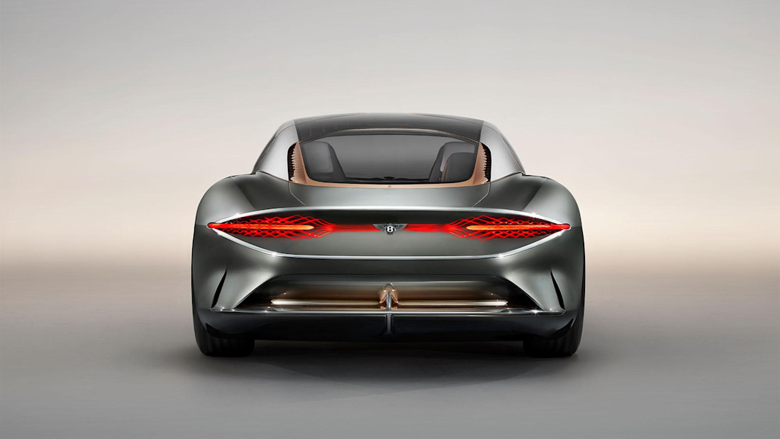 eerste-ev-van-bentley-moet-wachten-eerst-maar-eens-een-v8-met-stekker-2024-03.jpg
